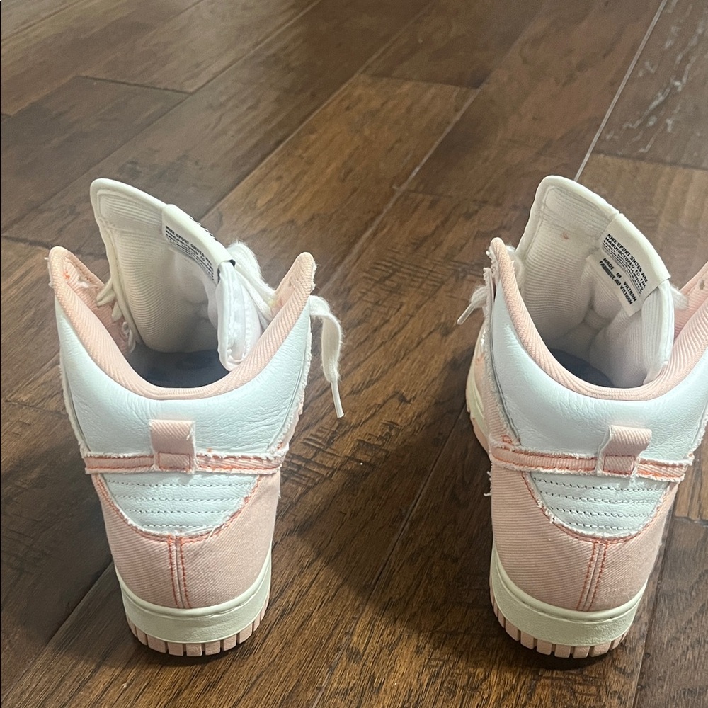 Nike High-Top Sneakers in Peach and White - Picture 3 of 11
